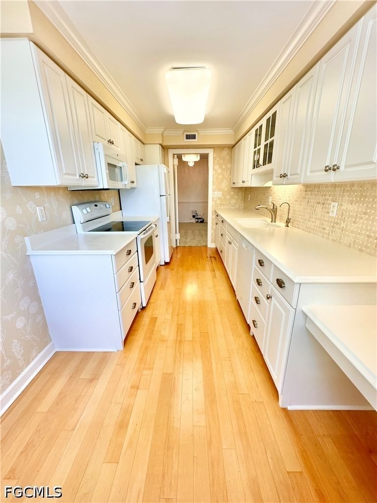 3420 Gulf Shore Boulevard N #43, Naples, FL 34103 photo 4