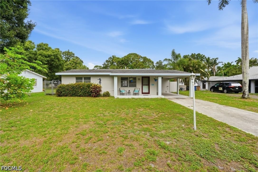 372 Altamont Avenue, Fort Myers, FL 33905 photo 2