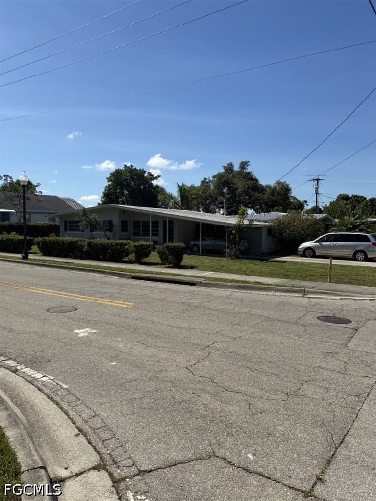 3647 Kelly Street, Fort Myers, FL 33901 photo 2