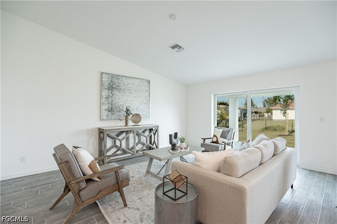1424 NE 33rd Street, Cape Coral, FL 33909 photo 3