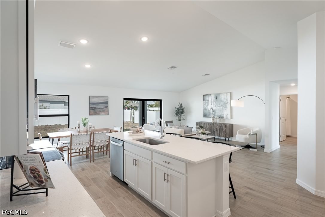 1409 NE 14th Terrace, Cape Coral, FL 33909 photo 5