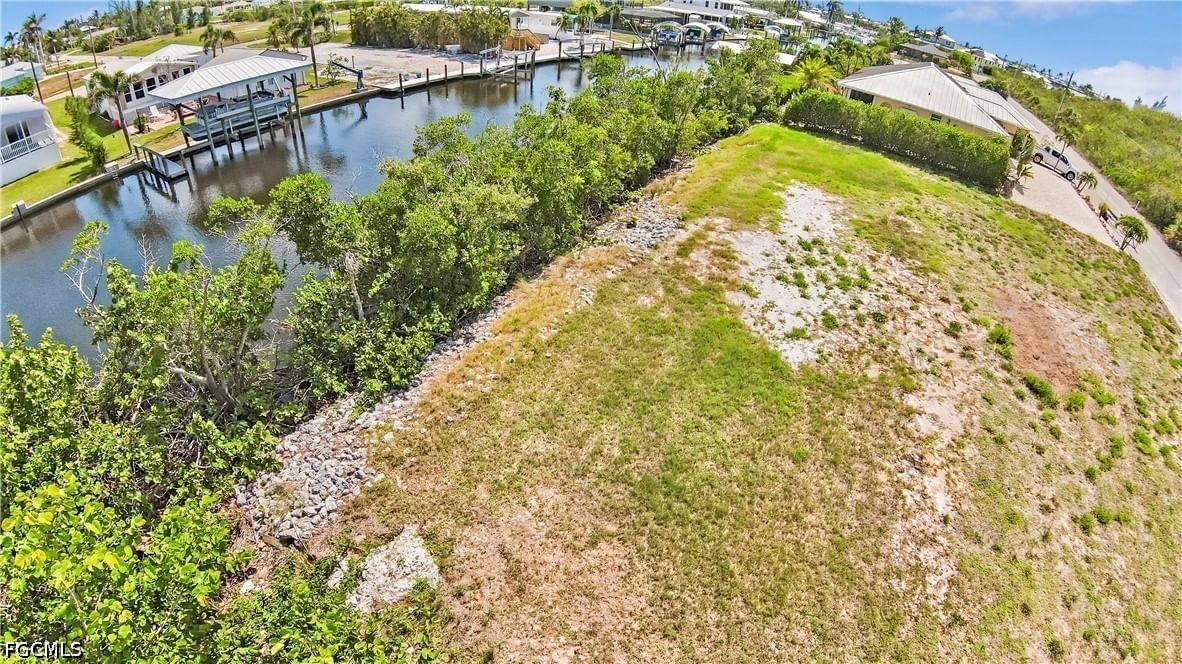 2807 Cussell Drive, St James City, FL 33956 photo 5