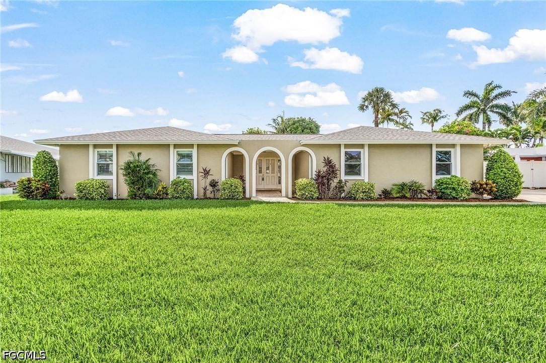 5985 Baker Court, Fort Myers, FL 33919 photo 2