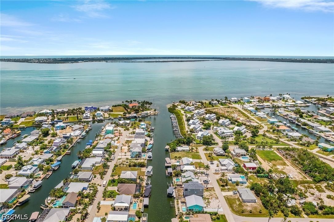 2371 Sycamore Street, St James City, FL 33956 photo 2