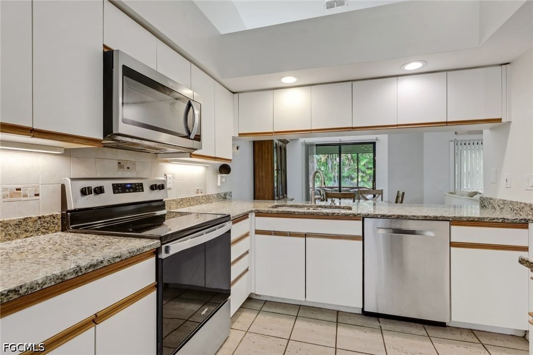 13206 Greywood Circle, Fort Myers, FL 33966 photo 3