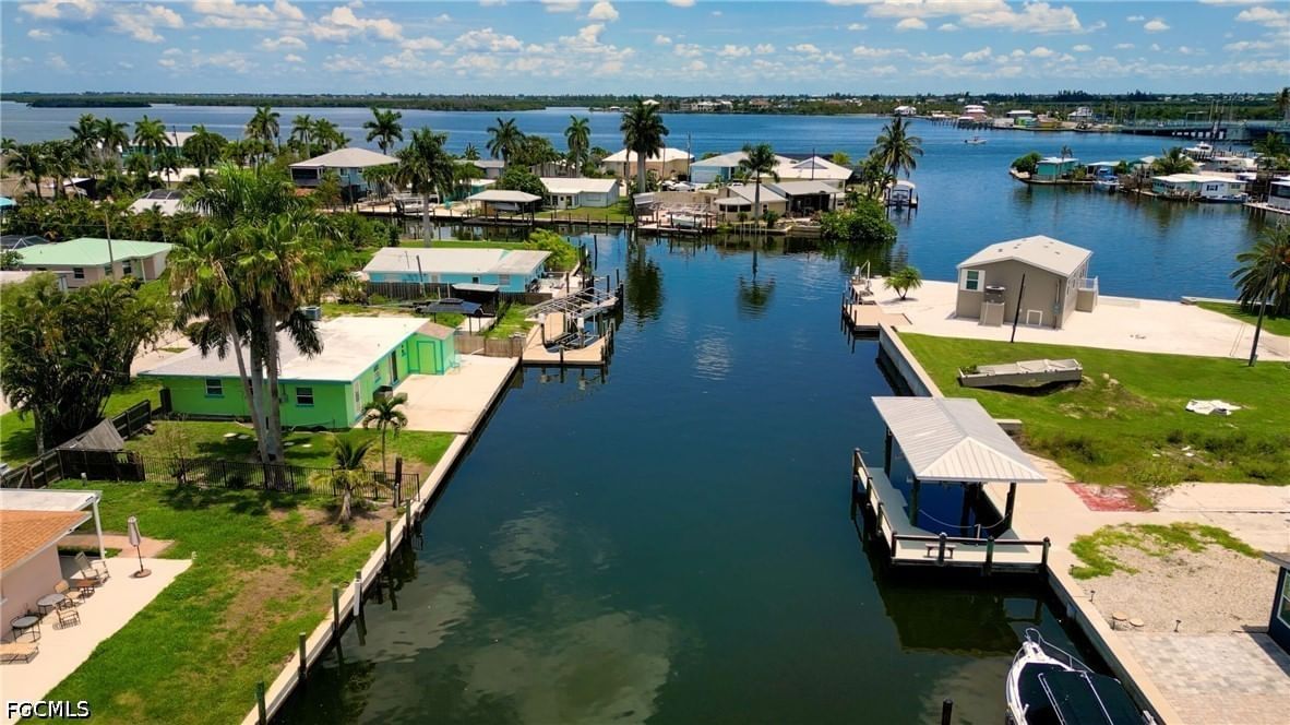 2567 Cay Cove, Matlacha, FL 33993 photo 3