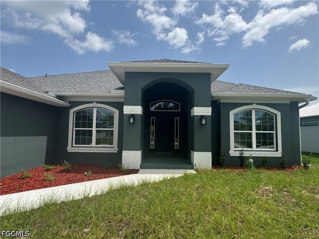 302 SE 1st Terrace, Cape Coral, FL 33990 photo 2