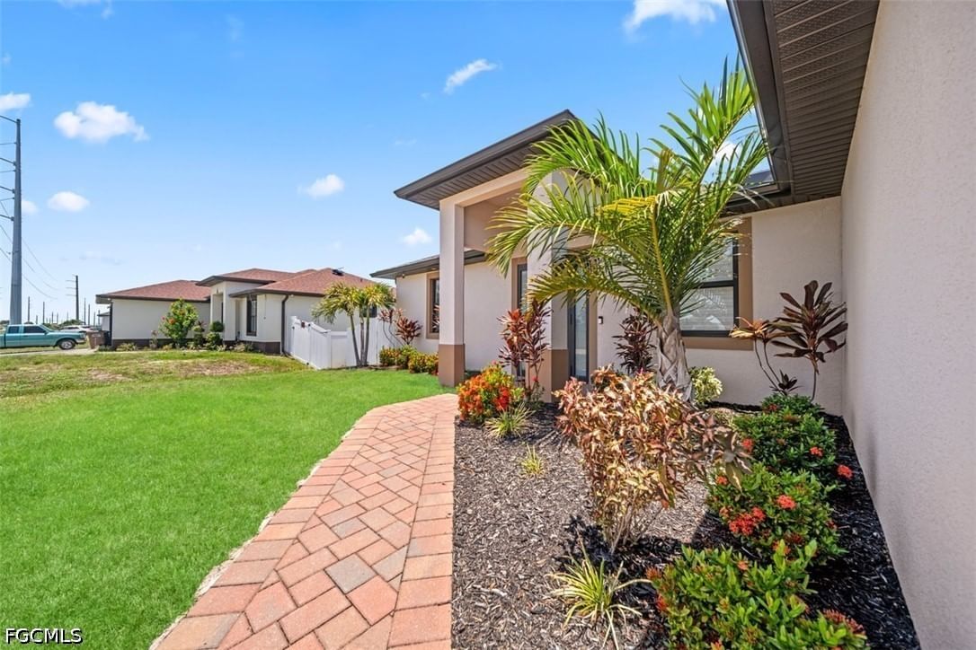 317 Kismet Parkway E, Cape Coral, FL 33909 photo 2