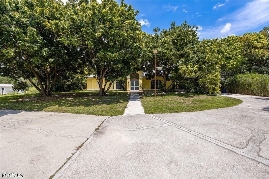 4925 Skates Circle, Fort Myers, FL 33905 photo 4