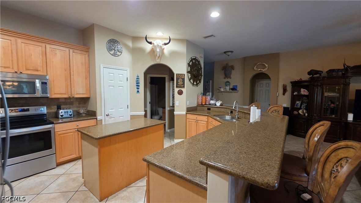 12810 Aston Oaks Drive, Fort Myers, FL 33912 photo 2