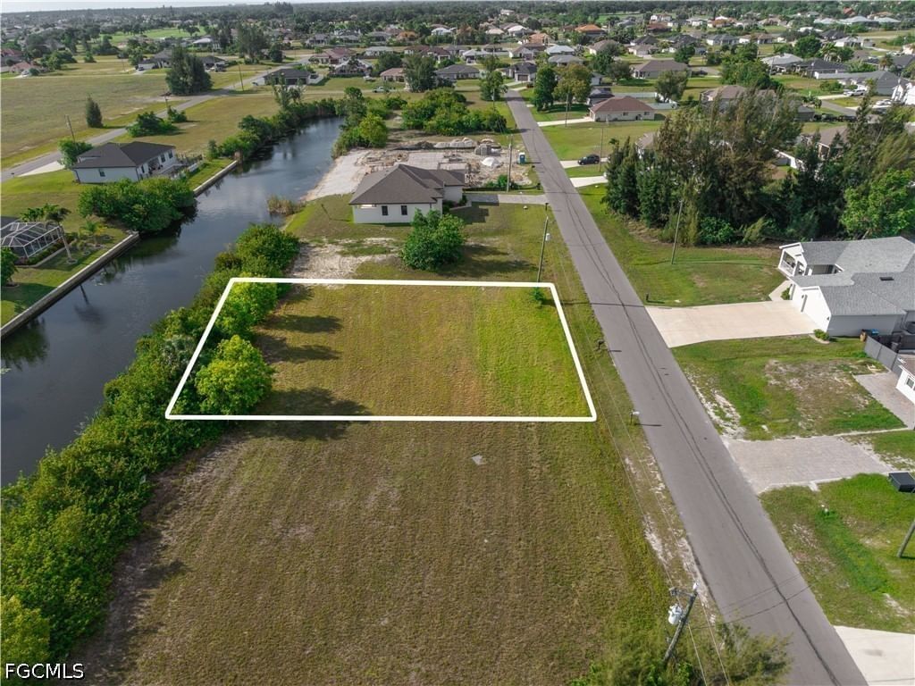 1124 NW 28th Avenue, Cape Coral, FL 33993 photo 2