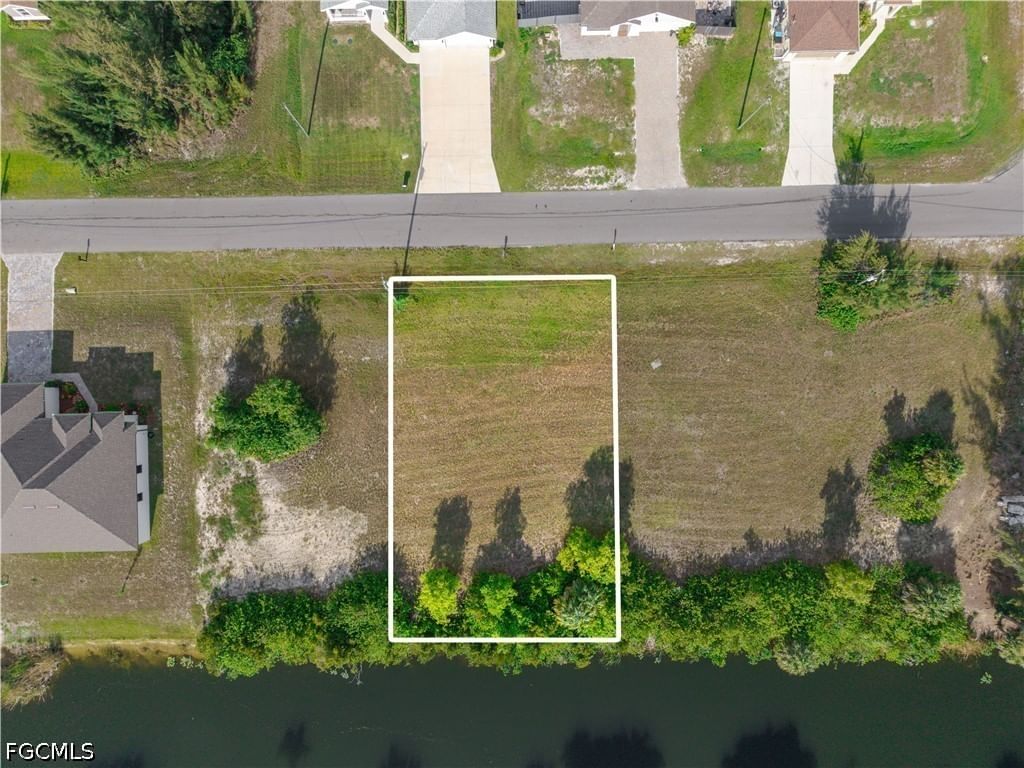 1124 NW 28th Avenue, Cape Coral, FL 33993 photo 4