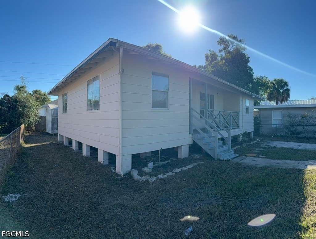 3316 Armstrong Court, Fort Myers, FL 33916 photo 2