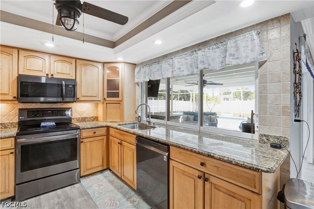 2112 Harvard Avenue, Fort Myers, FL 33907 photo 4