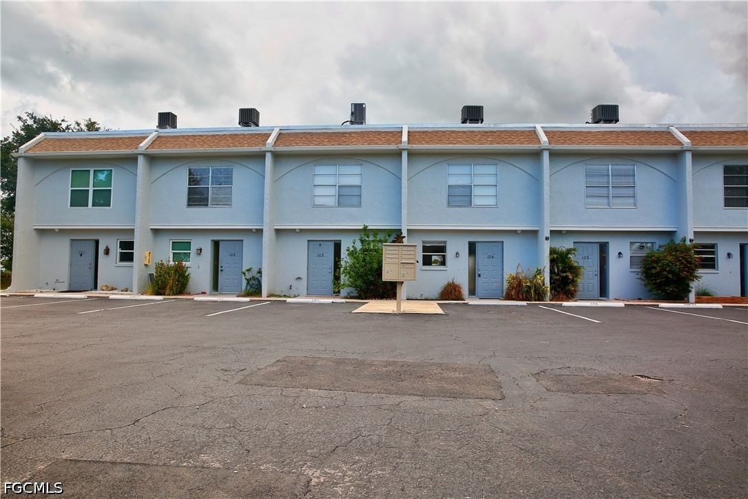 1123 SW 48th Terrace #102, Cape Coral, FL 33914 photo 2