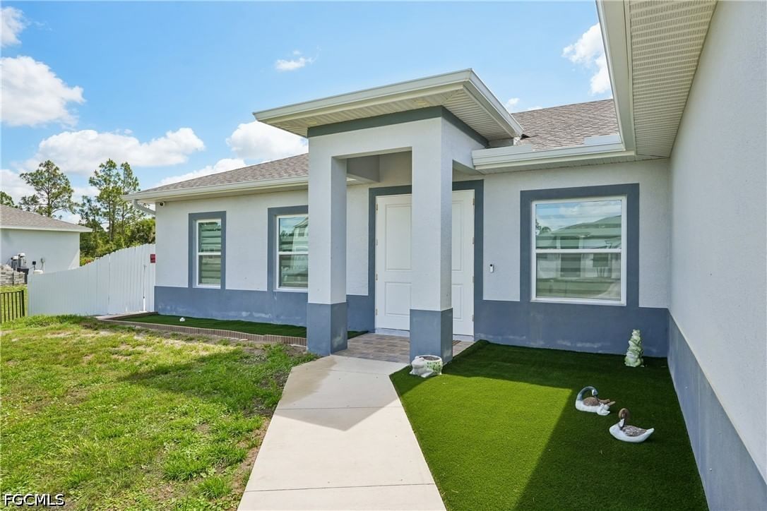 910 Richmond Avenue N, Lehigh Acres, FL 33972 photo 5