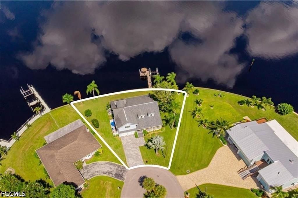 1943 Bahama Avenue, Fort Myers, FL 33905 photo 2