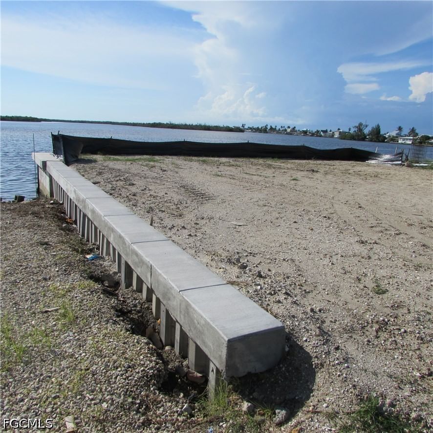 4748 Pine Island Road NW, Matlacha, FL 33993 photo 4