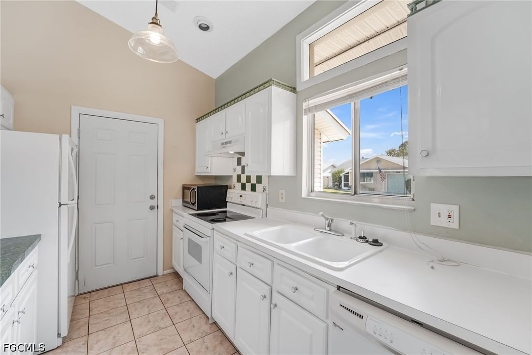 5581 Longleaf Drive, North Fort Myers, FL 33917 photo 4