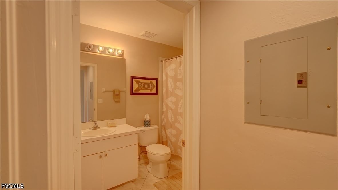 8083 Queen Palm Lane #424, Fort Myers, FL 33966 photo 4