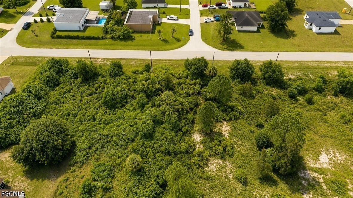 724 Jaguar Boulevard, Lehigh Acres, FL 33974 photo 2