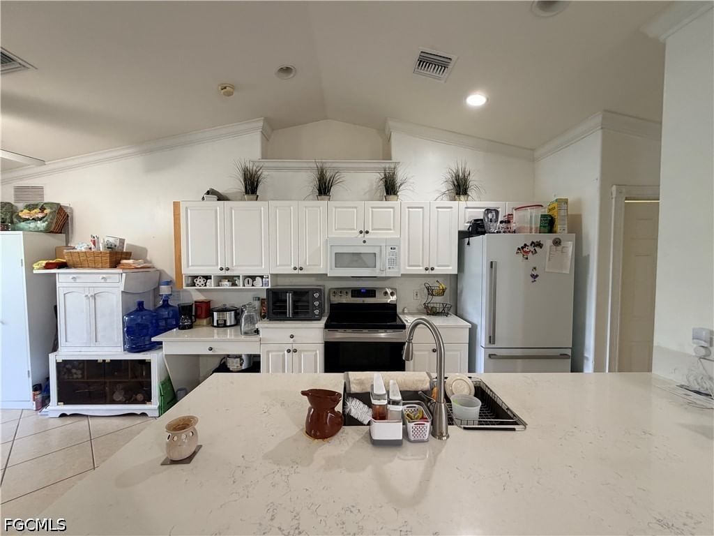 1621 SW 14th Terrace, Cape Coral, FL 33991 photo 4