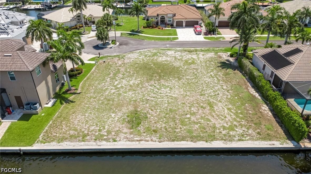 375 Wales Court, Marco Island, FL 34145 photo 5