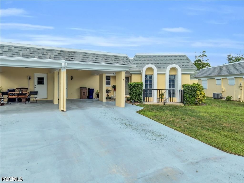 9 Regency Court, Lehigh Acres, FL 33936 photo 4