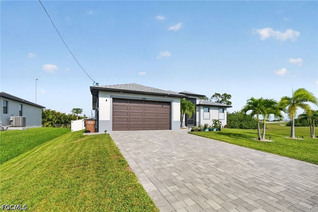 228 SW 31st Place, Cape Coral, FL 33991 photo 2