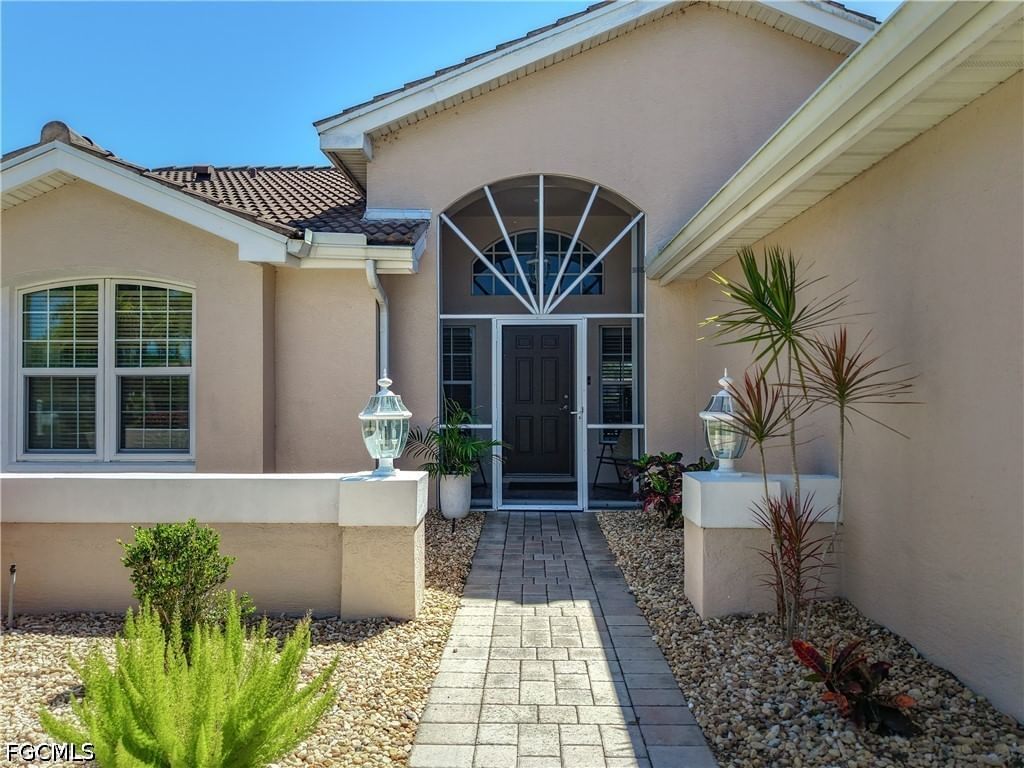 2240 Corona Del Sire Drive, North Fort Myers, FL 33917 photo 5
