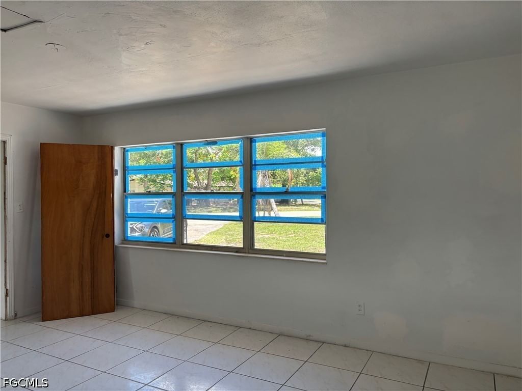 3977 Seminole Avenue, Fort Myers, FL 33916 photo 2