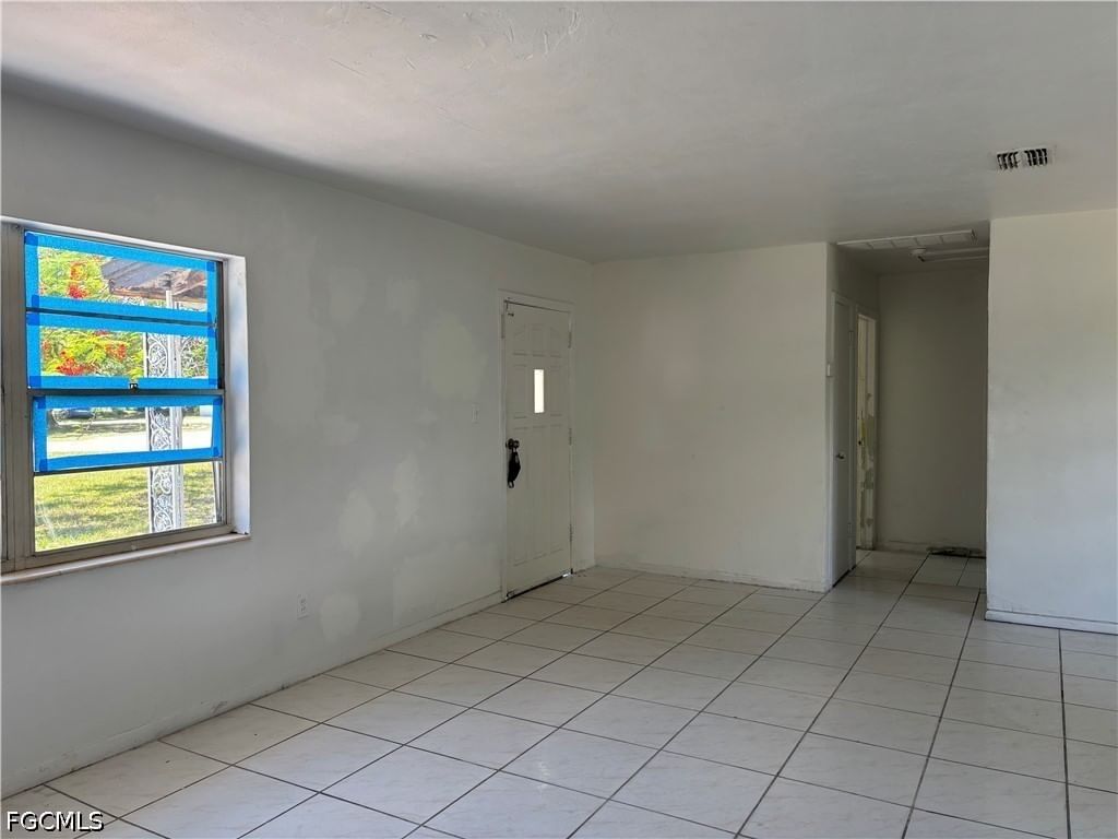 3977 Seminole Avenue, Fort Myers, FL 33916 photo 3