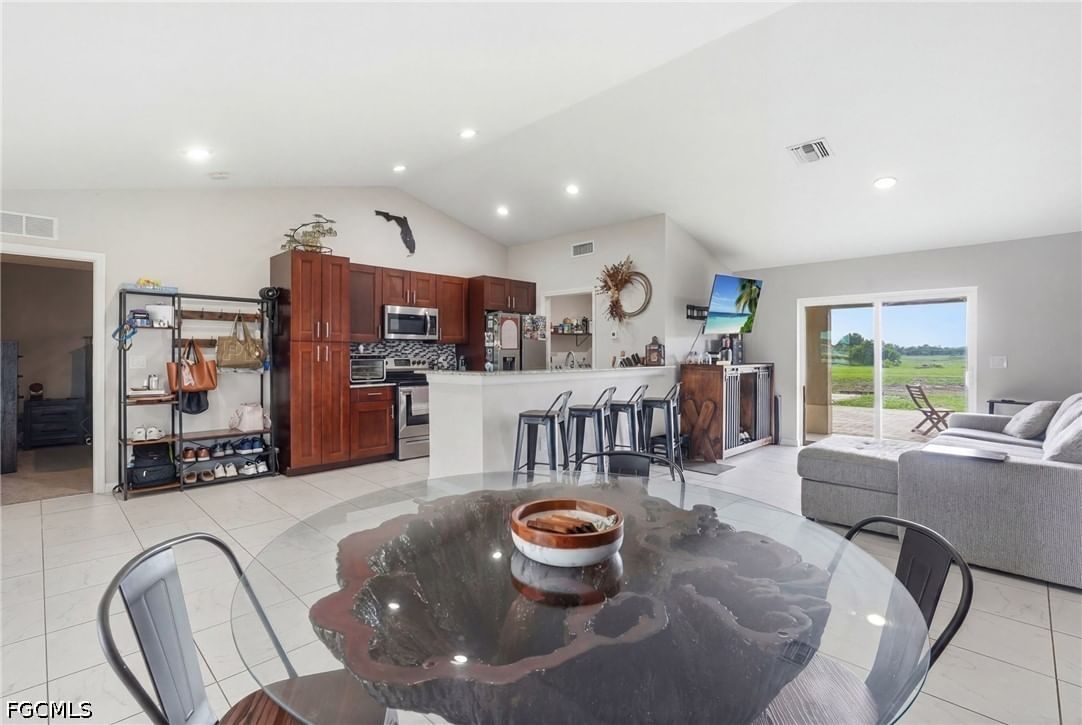 7075 Tide Circle, Labelle, FL 33935 photo 5