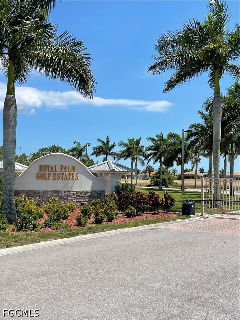 18529 Royal Hammock Boulevard, Naples, FL 34114 photo 2