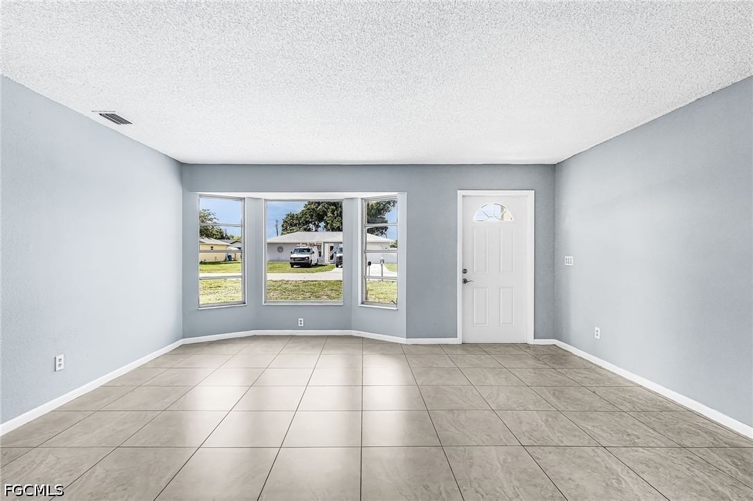 1435 SE 14th Street, Cape Coral, FL 33990 photo 4