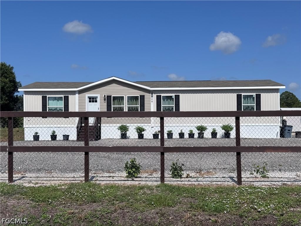220 N Zambria Street, Clewiston, FL 33440 photo 3