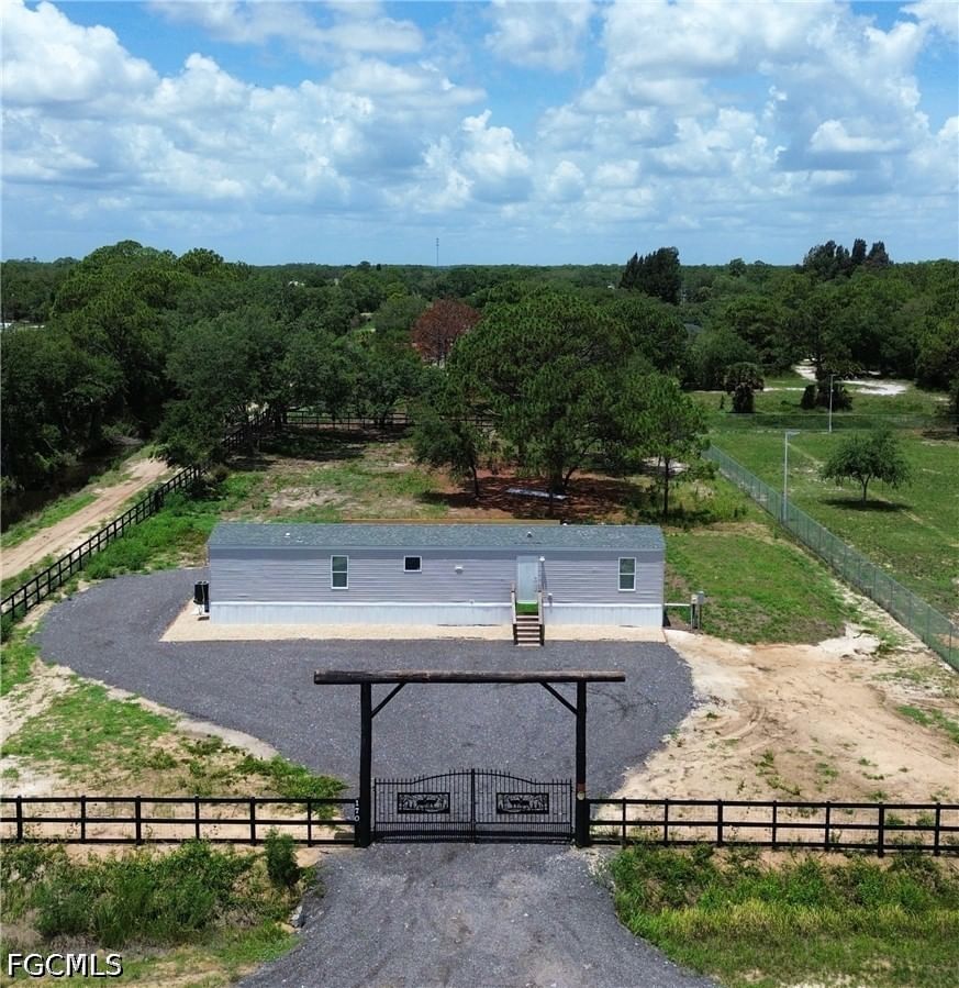 170 S Jinete Street, Clewiston, FL 33440 photo 2