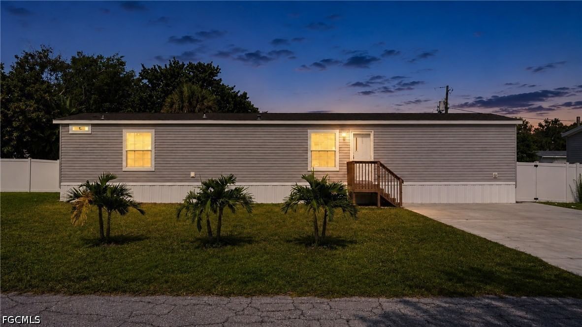 21190 Cypress Park Circle, Estero, FL 33928 photo 4