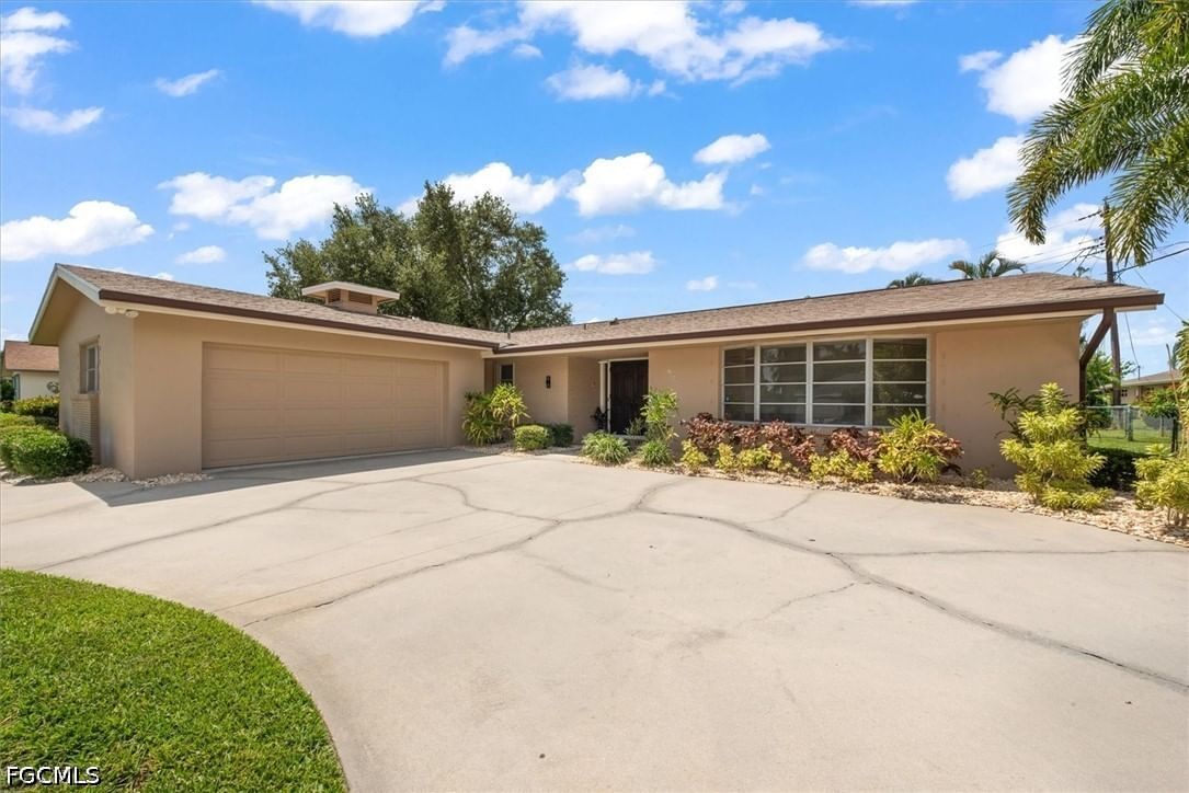 1442 Woodwind Court, Fort Myers, FL 33919 photo 3