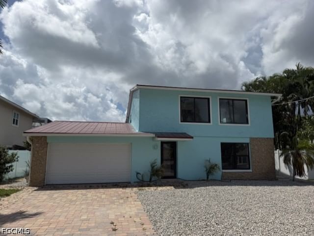 215 Albatross Street, Fort Myers Beach, FL 33931 photo 2