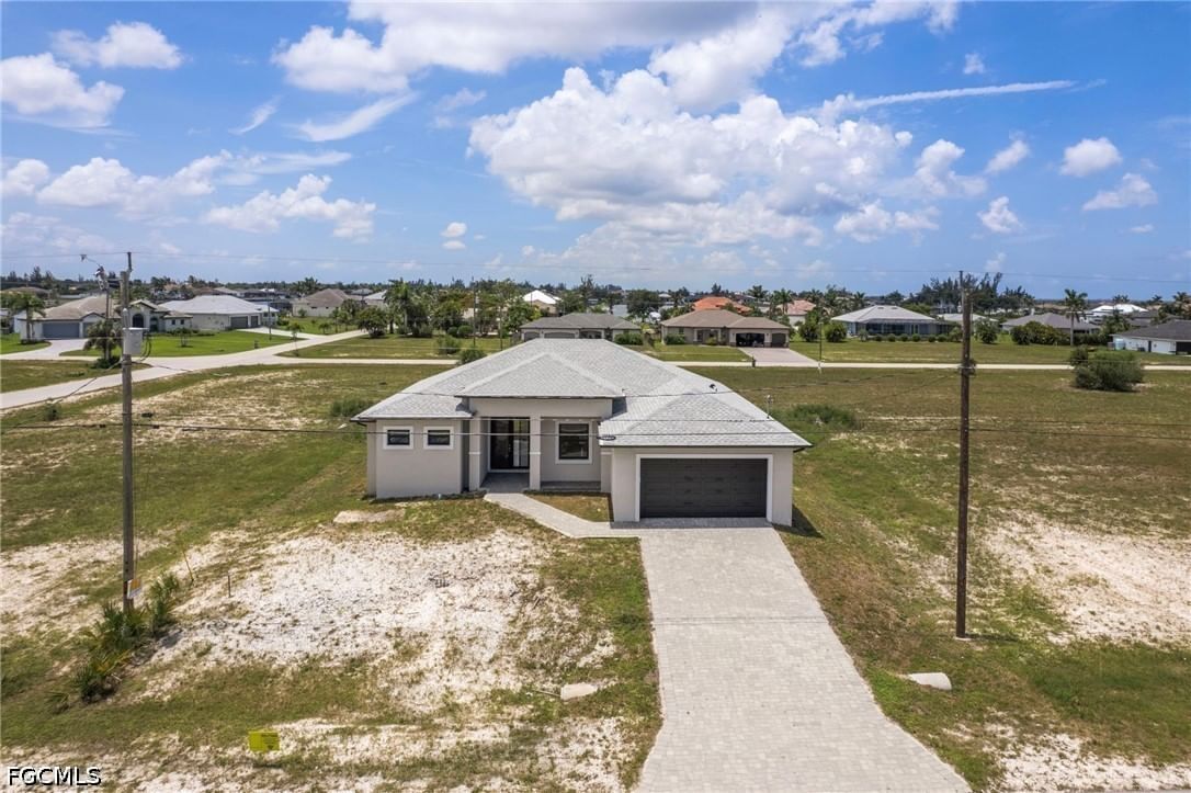 4304 Jacaranda Parkway W, Cape Coral, FL 33993 photo 2