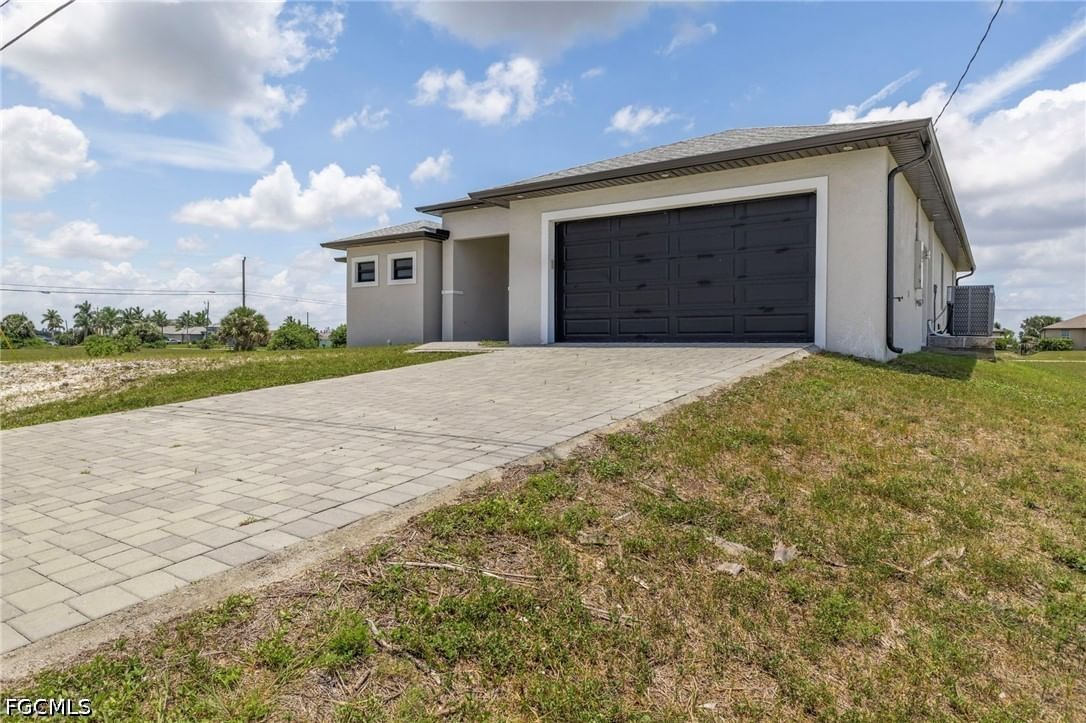 4304 Jacaranda Parkway W, Cape Coral, FL 33993 photo 3