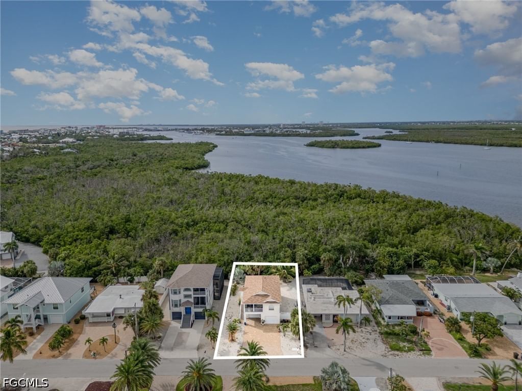 401 Donora Boulevard, Fort Myers Beach, FL 33931 photo 2