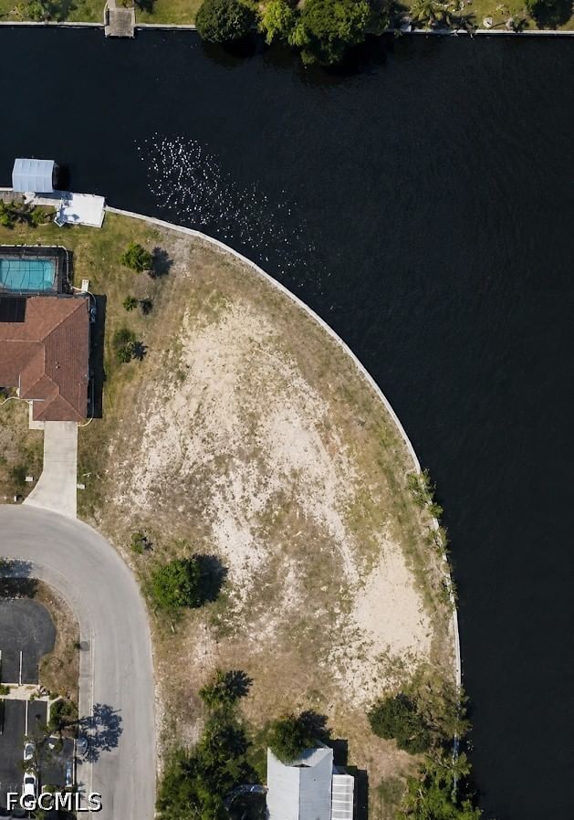 124 SE 15th Place, Cape Coral, FL 33990 photo 2