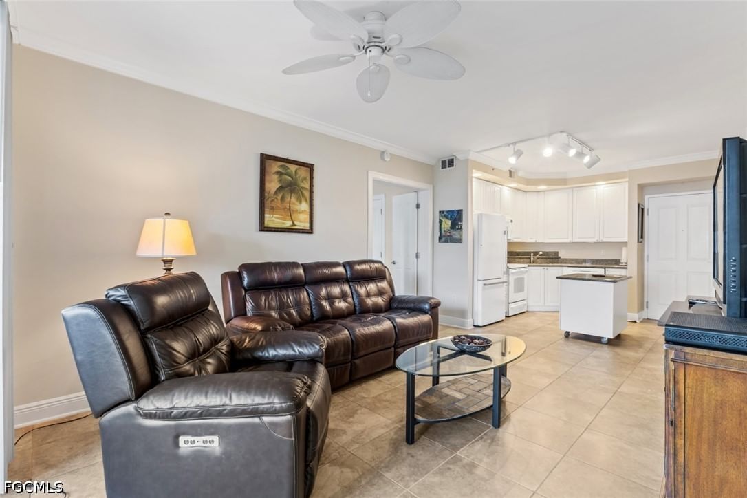 2825 Palm Beach Boulevard #203, Fort Myers, FL 33916 photo 4