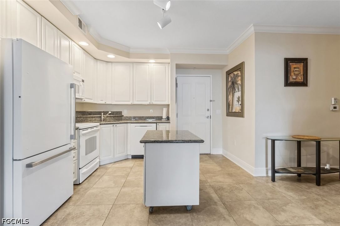 2825 Palm Beach Boulevard #203, Fort Myers, FL 33916 photo 5