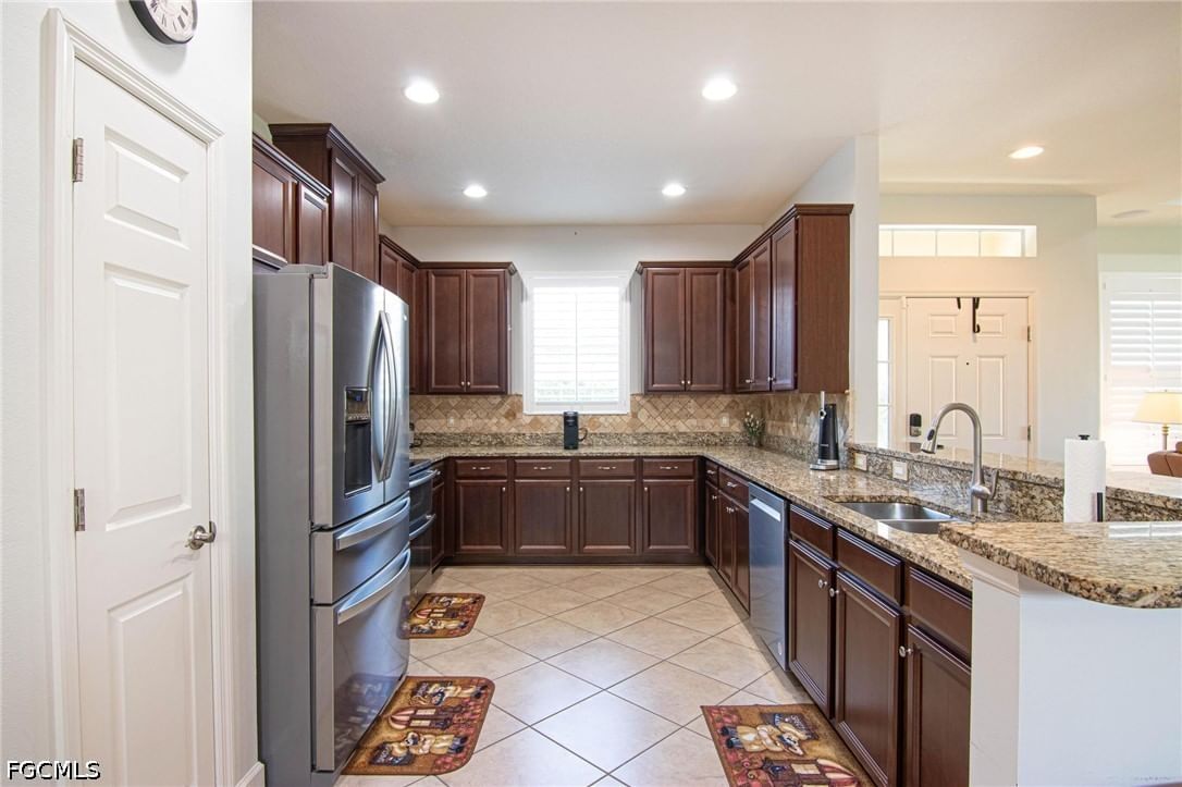 2637 Vareo Court, Cape Coral, FL 33991 photo 5