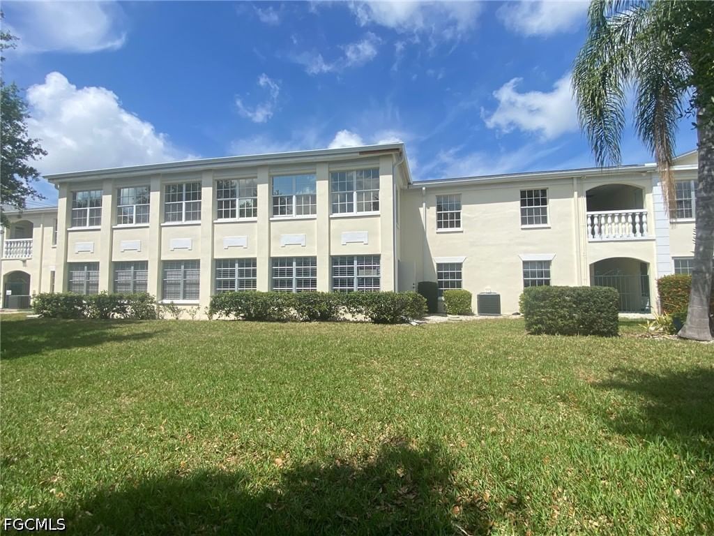 13520 Stratford Place Circle, Fort Myers, FL 33919 photo 5
