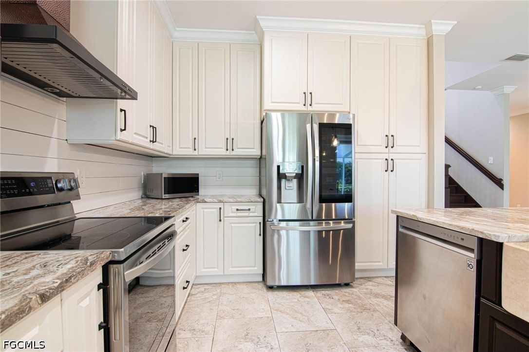 2534 Verdmont Court, Cape Coral, FL 33991 photo 2