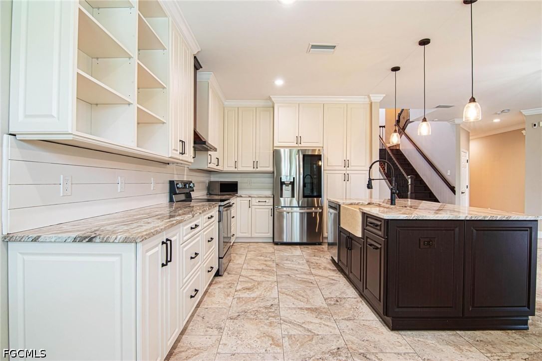 2534 Verdmont Court, Cape Coral, FL 33991 photo 4